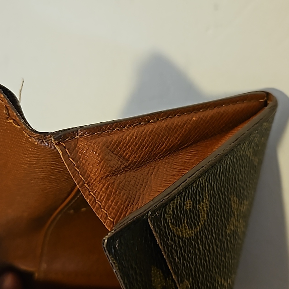 PREOWNED AUTHENTIC LOUIS VUITTON WALLET - Picture 12 of 12